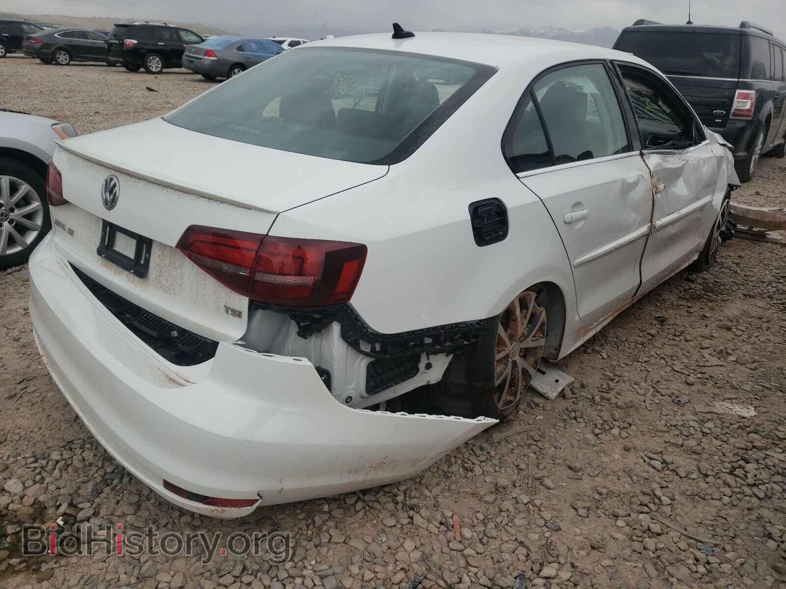 2017 VOLKSWAGEN JETTA - VIN: 3VWDB7AJ4HM218041 - Фото 4