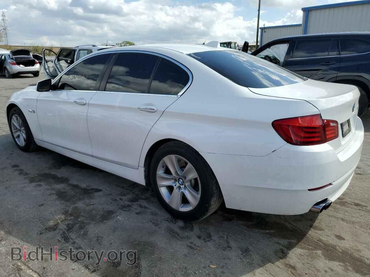 2011 BMW 5 SERIES - VIN: WBAFR1C55BC742101 - Фото 2