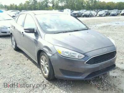 2015 Ford FOCUS, темно-серый — VIN 1FADP3F2XFL323671, Copart