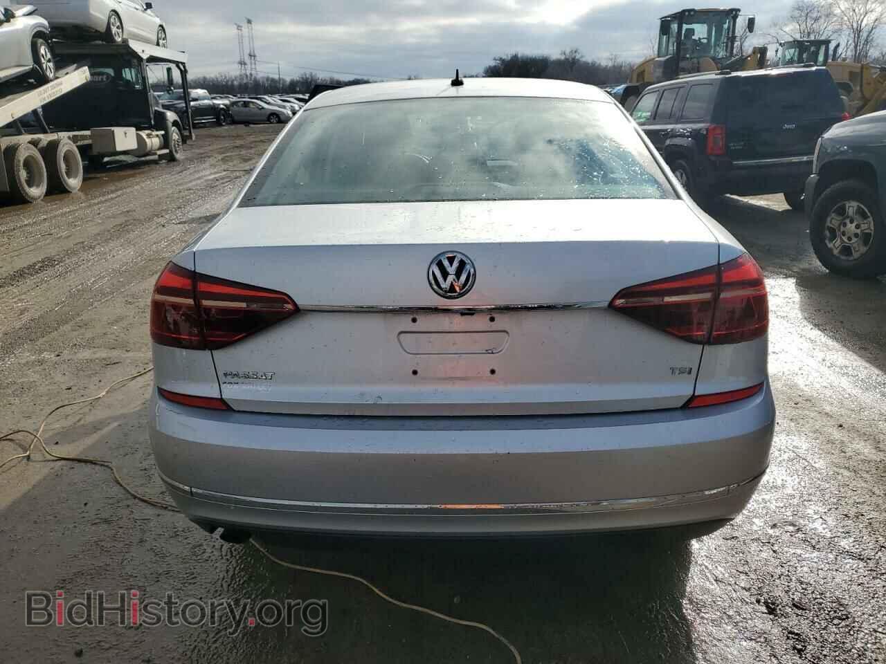 2017 VOLKSWAGEN PASSAT - VIN: 1VWAT7A34HC010700 - Фото 6