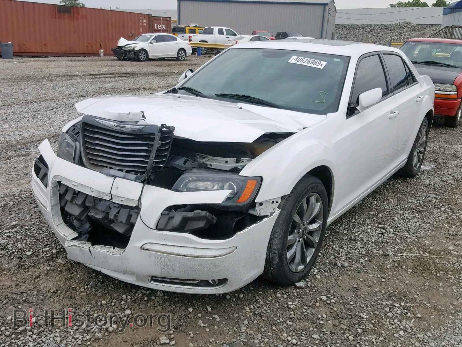 2014 CHRYSLER 300 - VIN: 2C3CCAGG7EH255684 - Фото 2