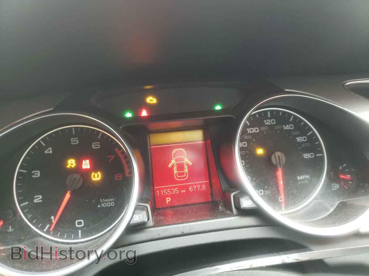 2010 AUDI A5 - VIN: WAUCFAFR6AA082641 - Фото 8
