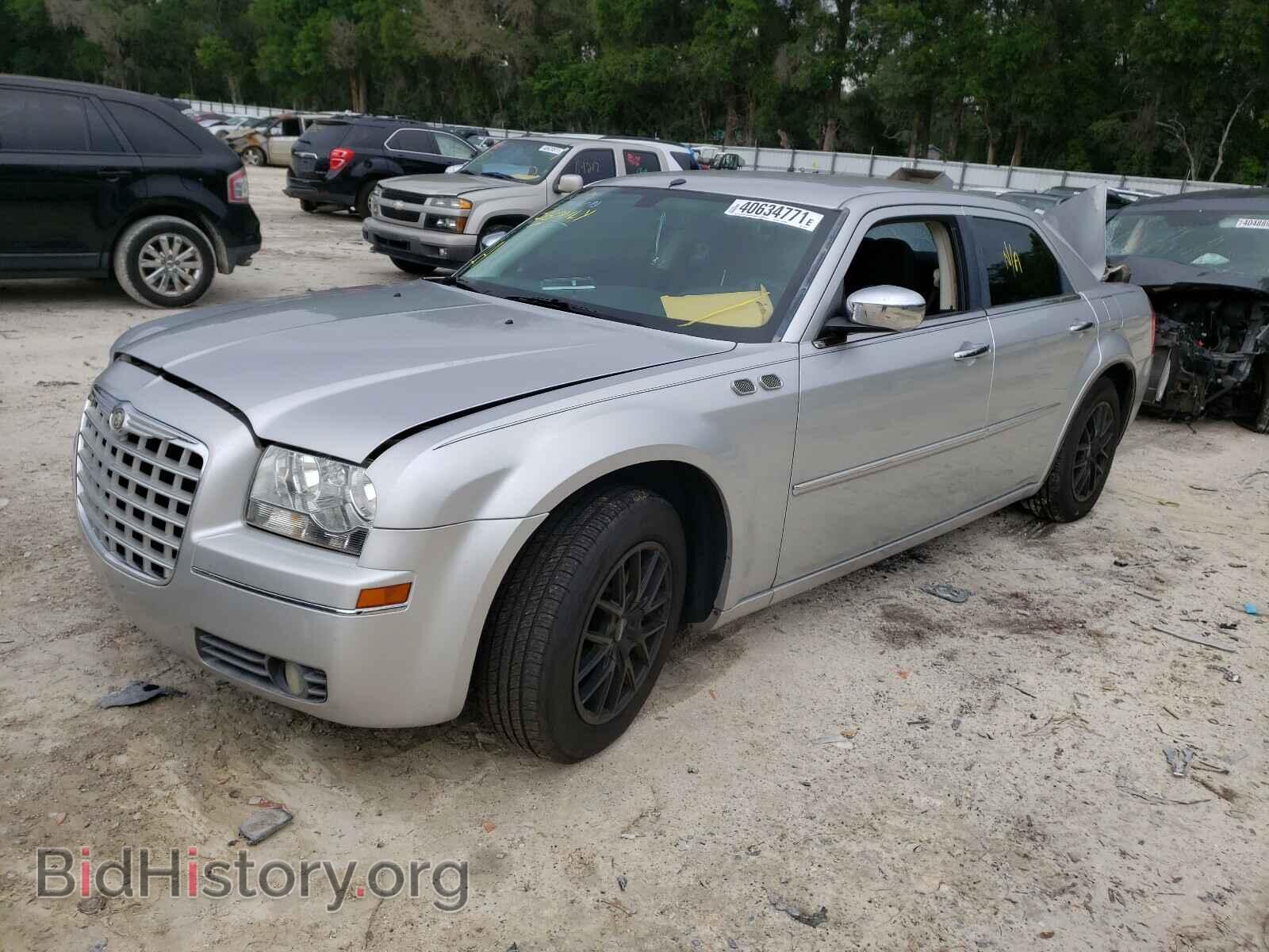 2010 CHRYSLER 300 - VIN: 2C3CA4CD0AH215461 - Фото 2