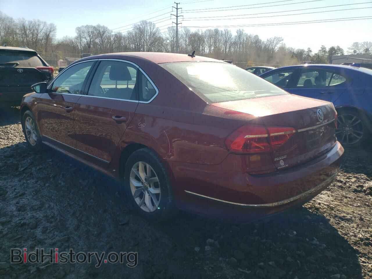 2016 VOLKSWAGEN PASSAT - VIN: 1VWAT7A35GC011711 - Фото 2