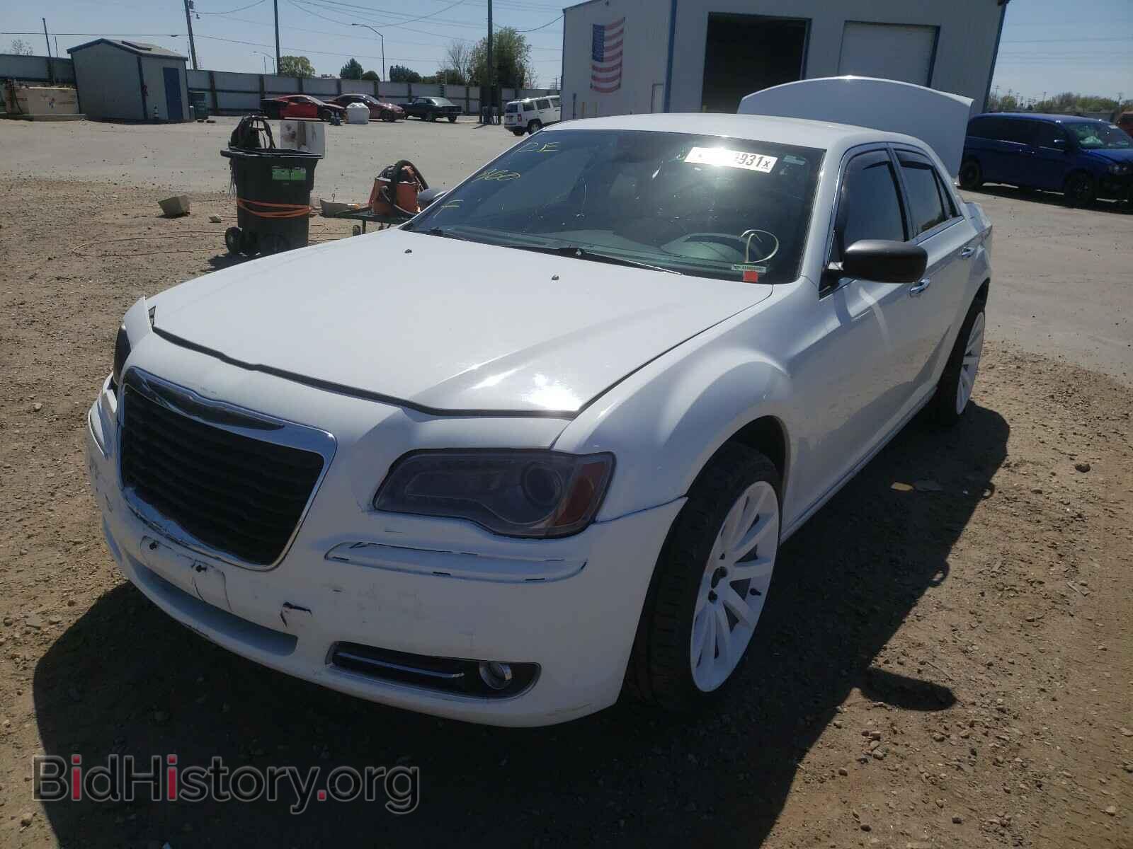 2011 CHRYSLER 300 - VIN: 2C3CK6CT0BH611990 - Фото 2