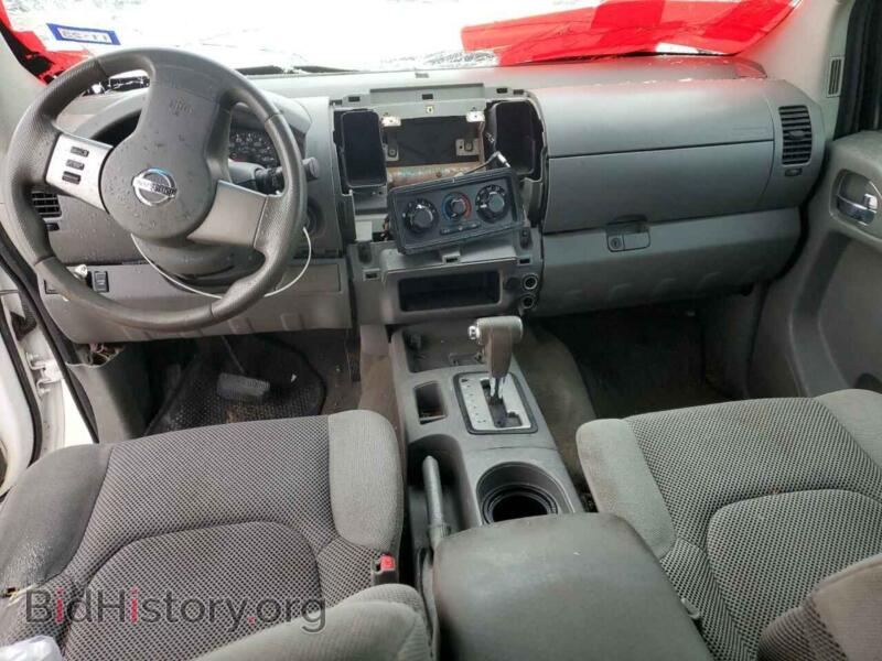 2007 Nissan FRONTIER (VIN 1N6AD07U47C437796) — photo 8 of 13