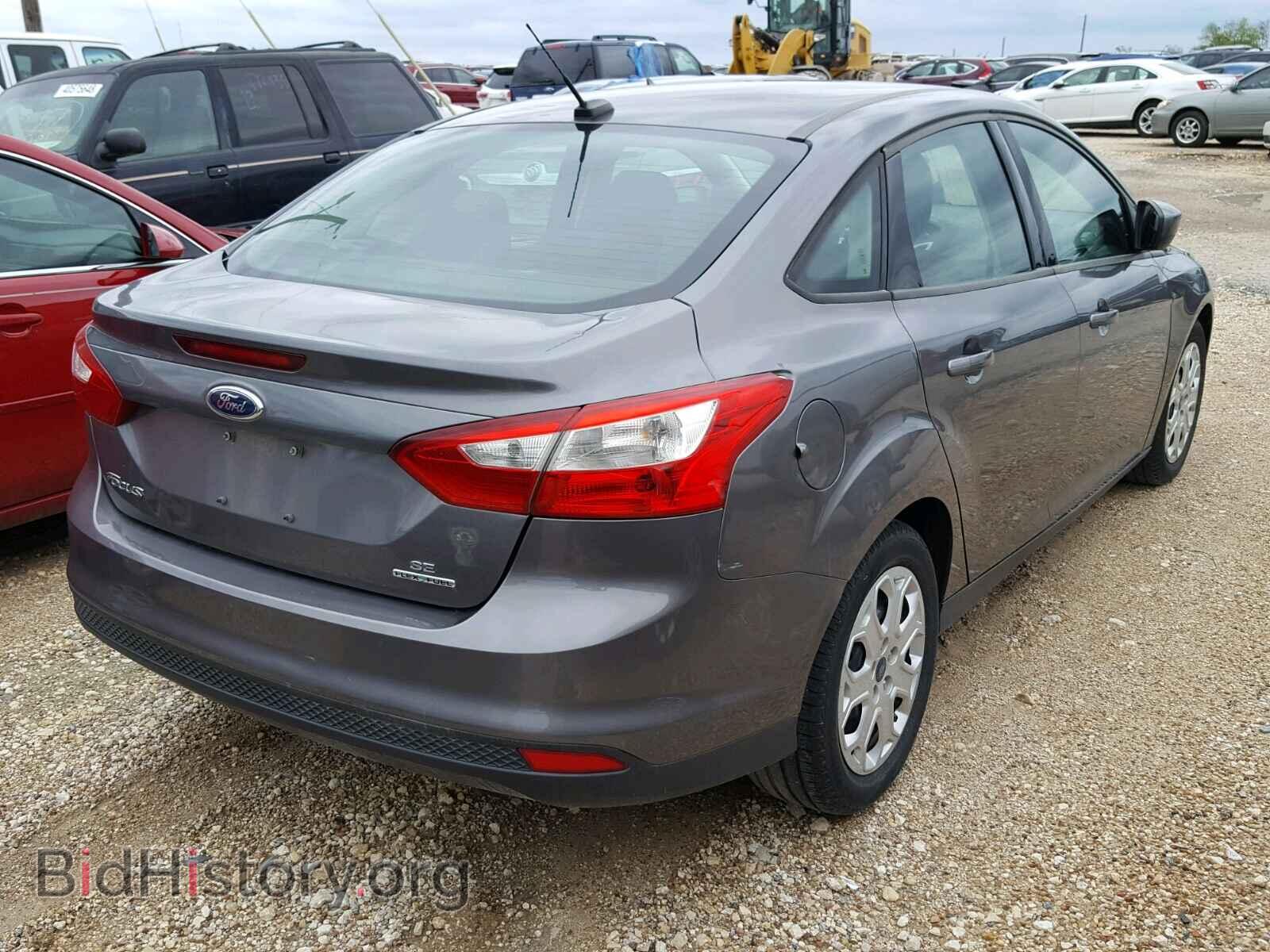2012 Ford FOCUS (VIN 1FAHP3F23CL450033) — photo 4 of 10