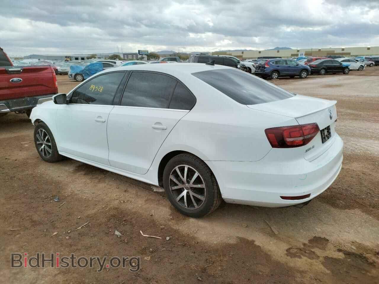 2017 VOLKSWAGEN JETTA - VIN: 3VWDB7AJ9HM282690 - Фото 2