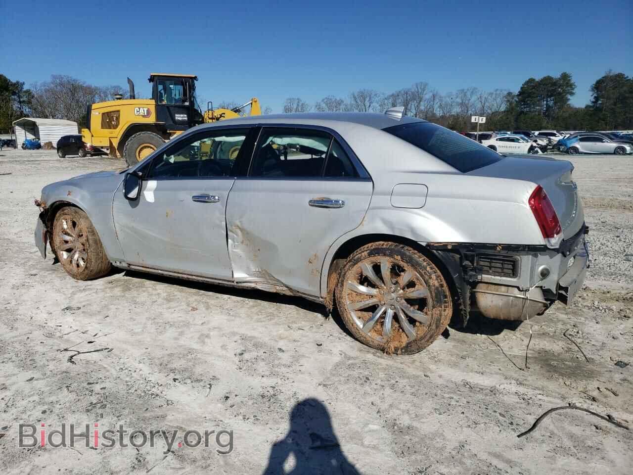 2019 CHRYSLER 300 - VIN: 2C3CCAAG8KH610284 - Фото 2