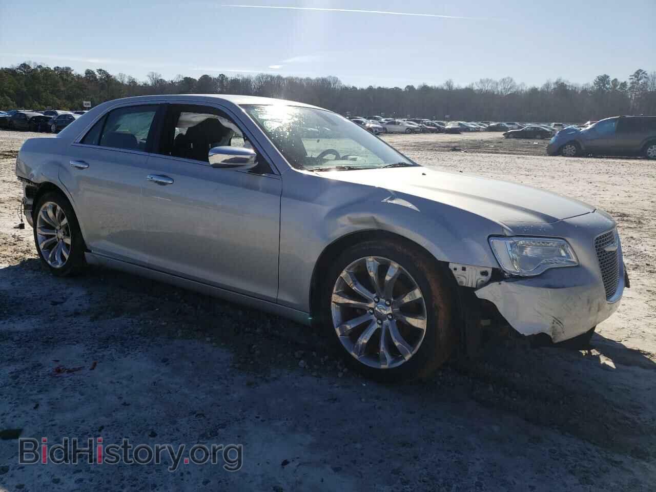 2019 CHRYSLER 300 - VIN: 2C3CCAAG8KH610284 - Фото 4