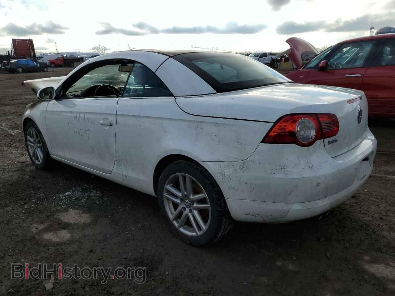 2008 VOLKSWAGEN EOS - VIN: WVWFA71F48V045346 - Фото 2