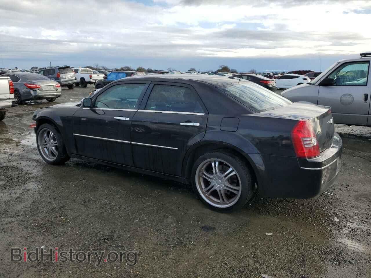 2010 CHRYSLER 300 - VIN: 2C3CA5CV2AH263025 - Фото 2