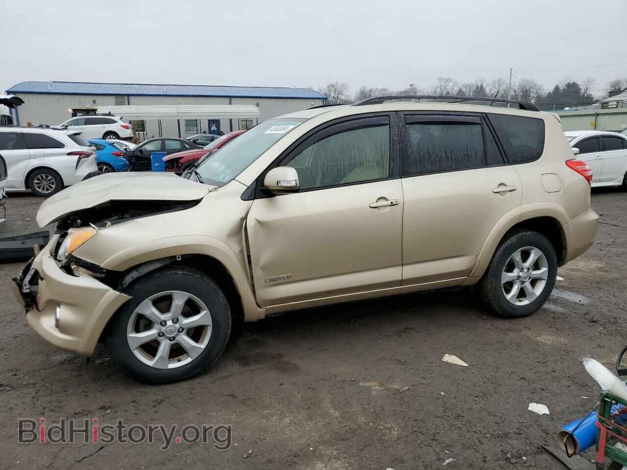 Фотография JTMDK4DV0C5108747 - TOYOTA RAV4 2012