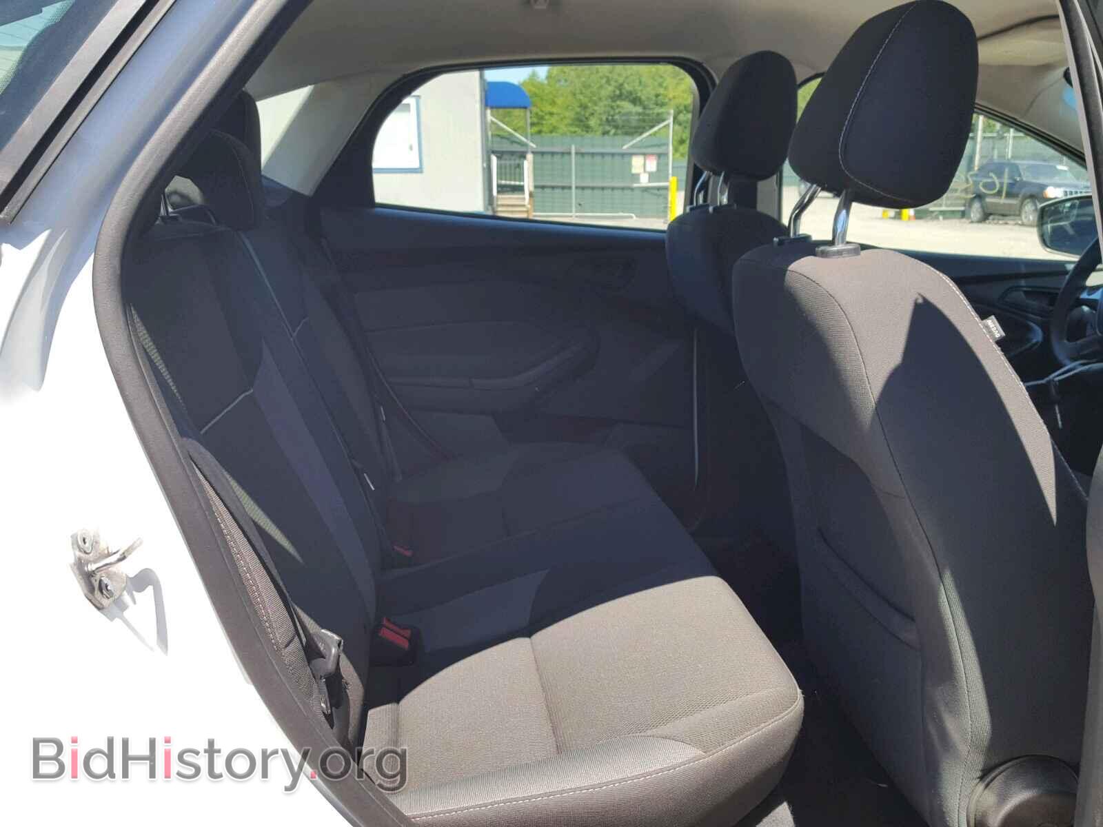 2012 Ford FOCUS (VIN 1FAHP3F25CL280239) — photo 6 of 10