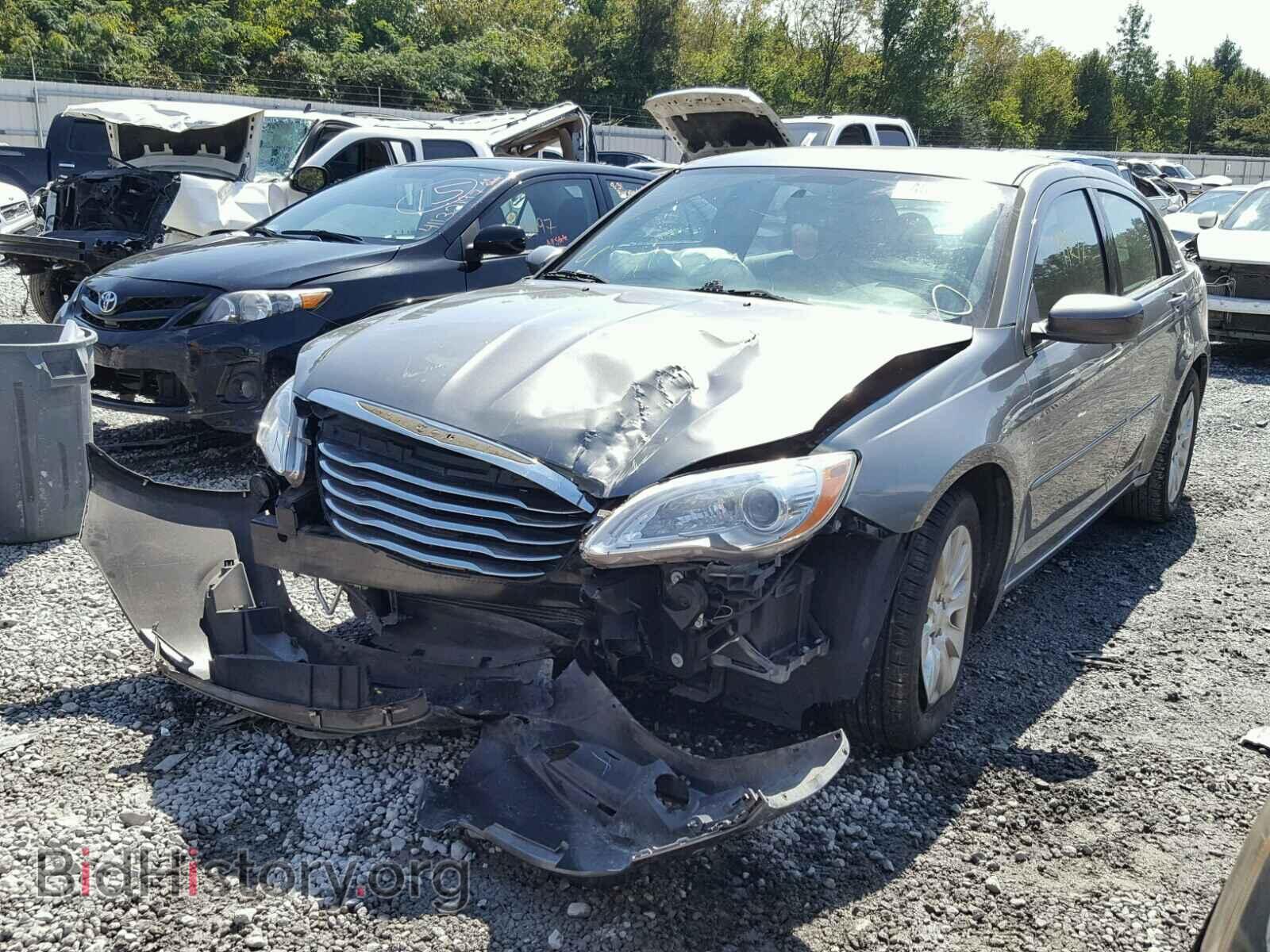 2012 CHRYSLER 200 - VIN: 1C3CCBAB2CN246446 - Фото 2