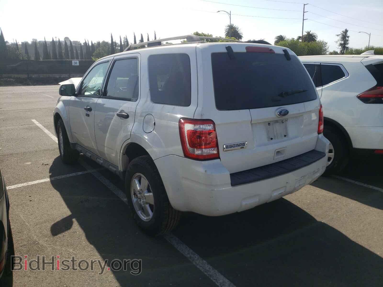 2011 FORD ESCAPE - VIN: 1FMCU0D73BKC31020 - Фото 3