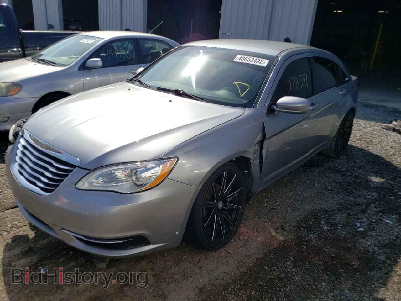2013 CHRYSLER 200 - VIN: 1C3CCBAB2DN640398 - Фото 2