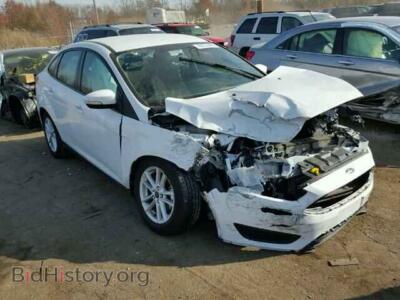2015 Ford FOCUS Focus SE, белый — VIN 1FADP3F2XFL335450, Copart