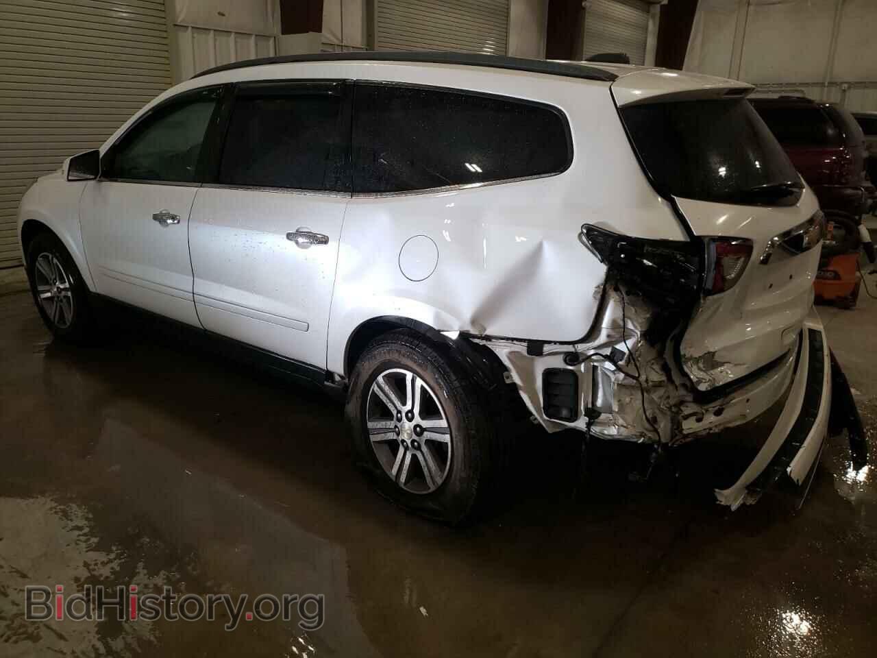2016 CHEVROLET TRAVERSE - VIN: 1GNKVHKD3GJ114627 - Фото 2