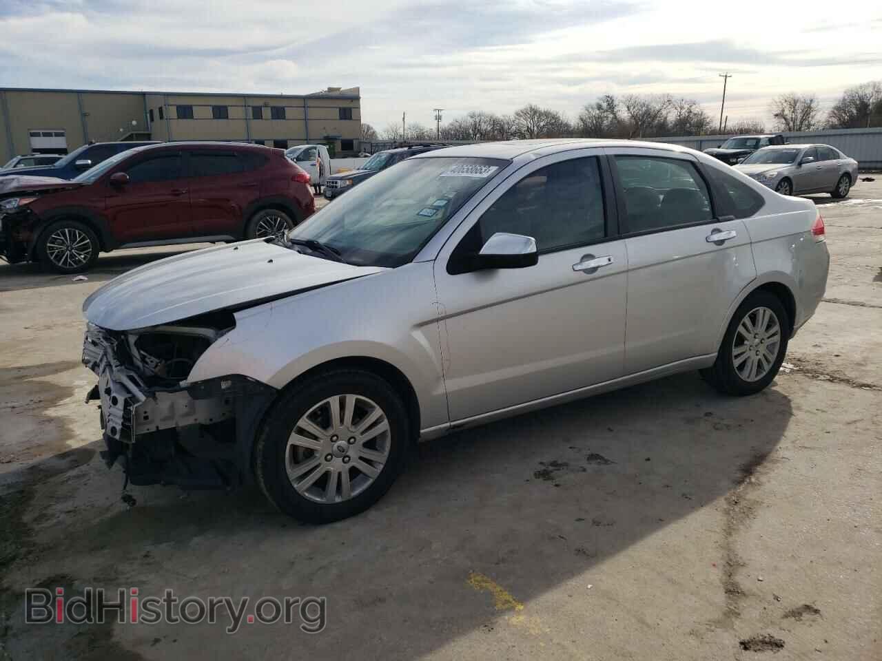Photo 1FAHP3HN7AW207733 - FORD FOCUS 2010