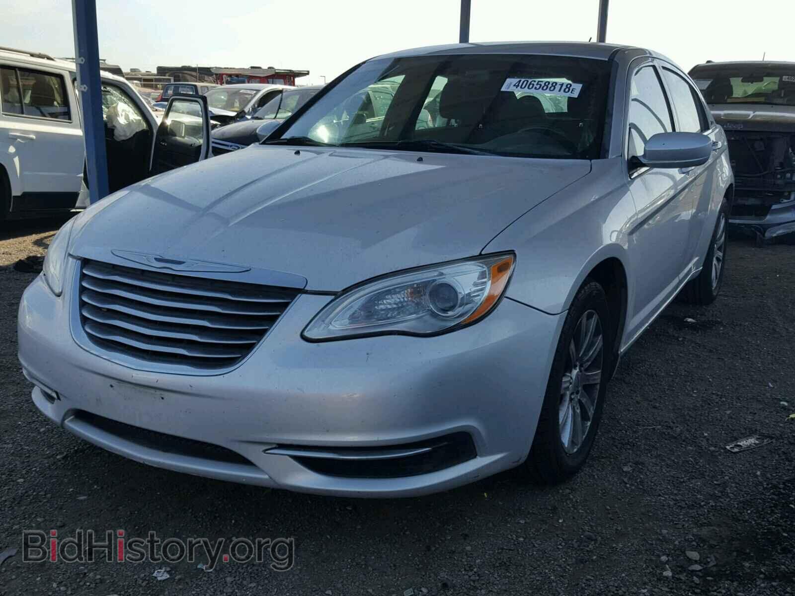 2011 CHRYSLER 200 - VIN: 1C3BC1FB7BN585796 - Фото 2