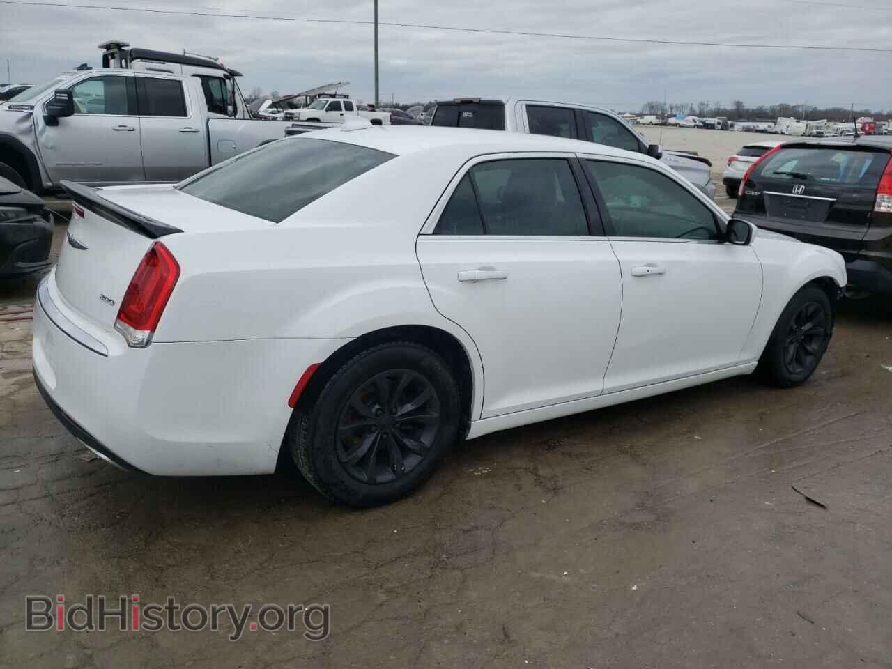 2015 CHRYSLER 300 - VIN: 2C3CCAAG1FH898834 - Фото 3