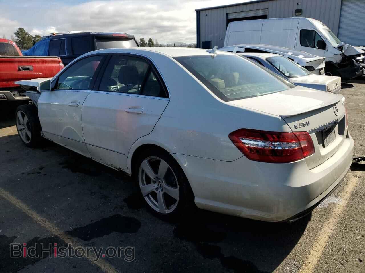 2012 MERCEDES-BENZ E-CLASS - VIN: WDDHF5KB4CA637099 - Фото 2
