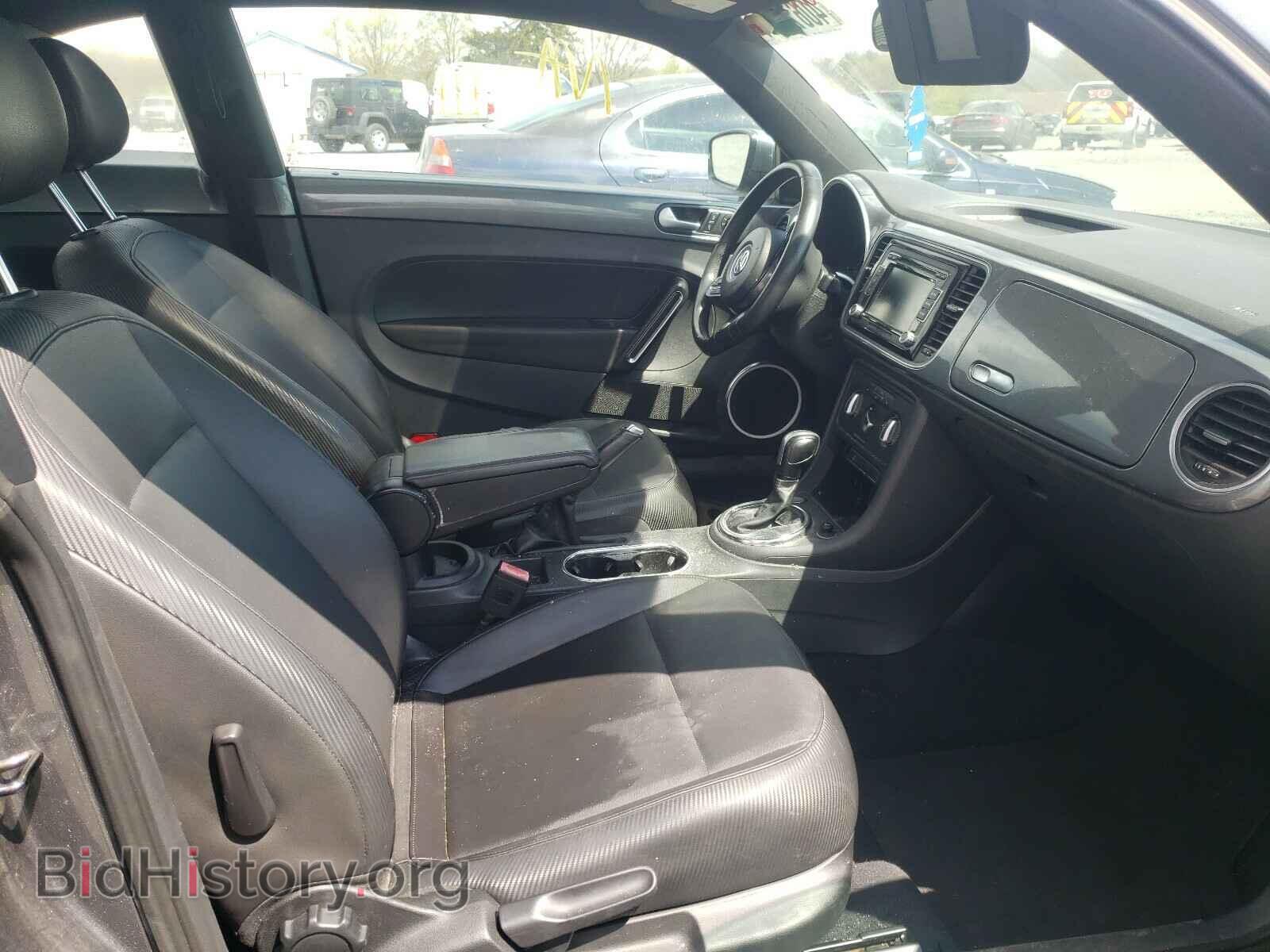 2013 VOLKSWAGEN BEETLE - VIN: 3VWJP7ATXDM617892 - Фото 5