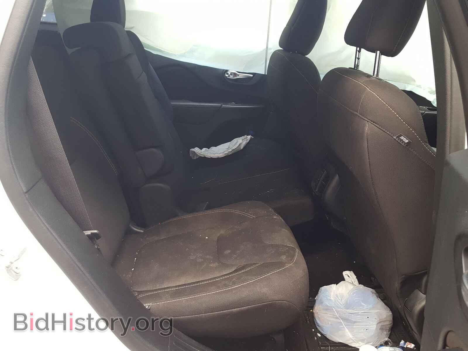 2016 JEEP CHEROKEE - VIN: 1C4PJLCB8GW159558 - Фото 6
