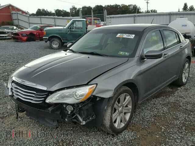 2013 CHRYSLER 200 - VIN: 1C3CCBAB7DN698202 - Фото 2