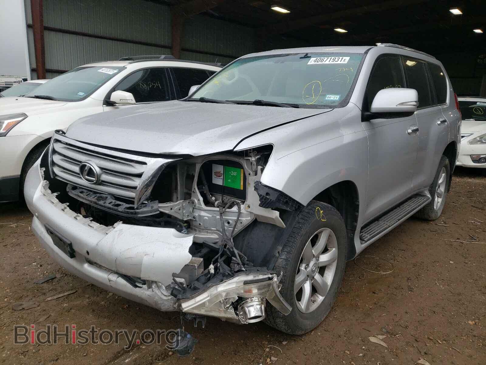 2011 LEXUS GX - VIN: JTJBM7FX0B5028216 - Фото 2