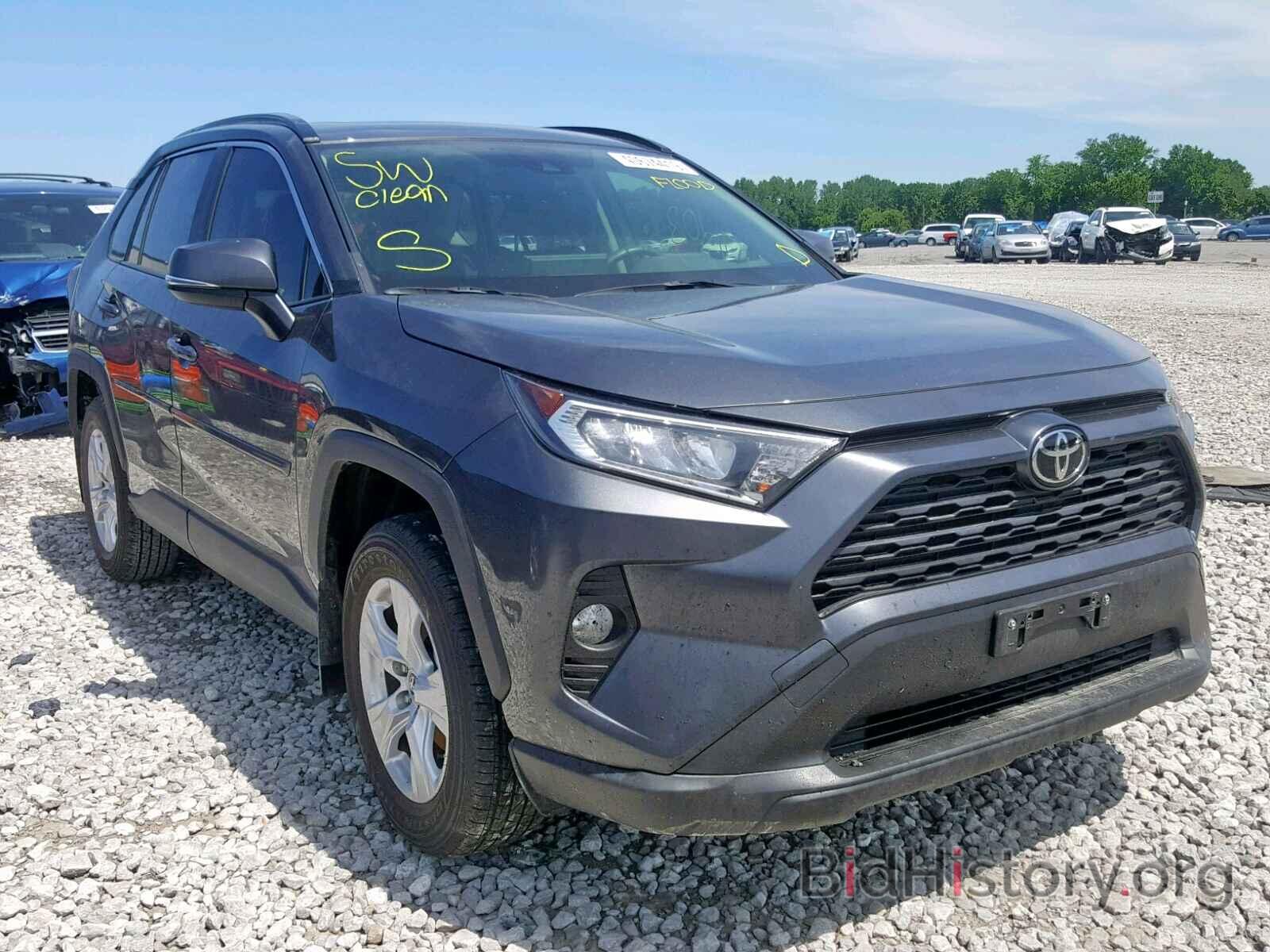 Photo JTMP1RFV5KD002552 - TOYOTA RAV4 XLE 2019