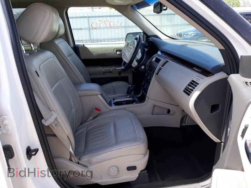 2011 Ford FLEX (VIN 2FMGK5CC3BBD15674) — фото 5 из 10