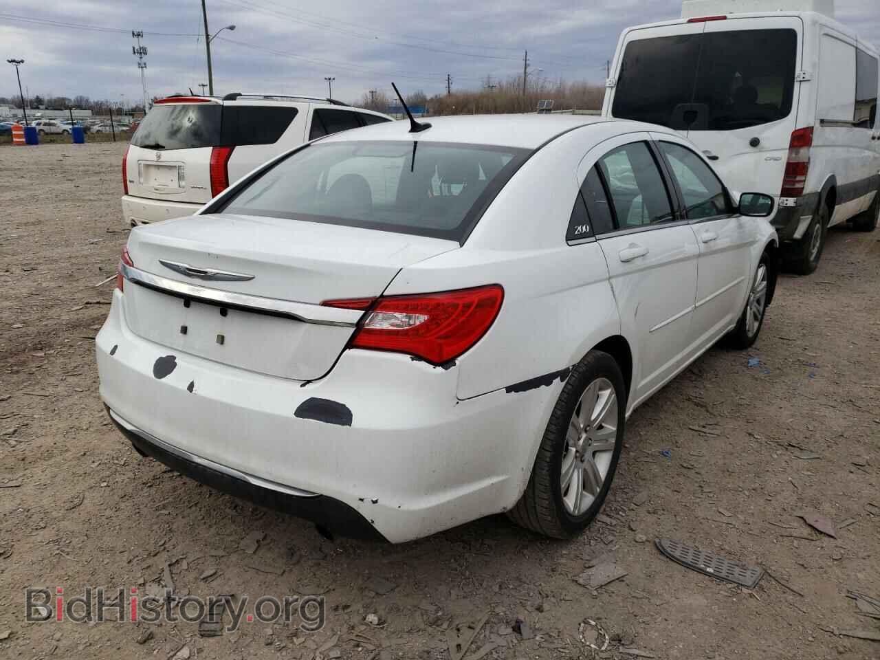 2012 CHRYSLER 200 - VIN: 1C3CCBAG3CN321537 - Фото 4