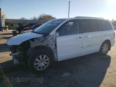 2014 Chrysler MINIVAN Town & COU, white — VIN 2C4RC1BG7ER132894, Copart