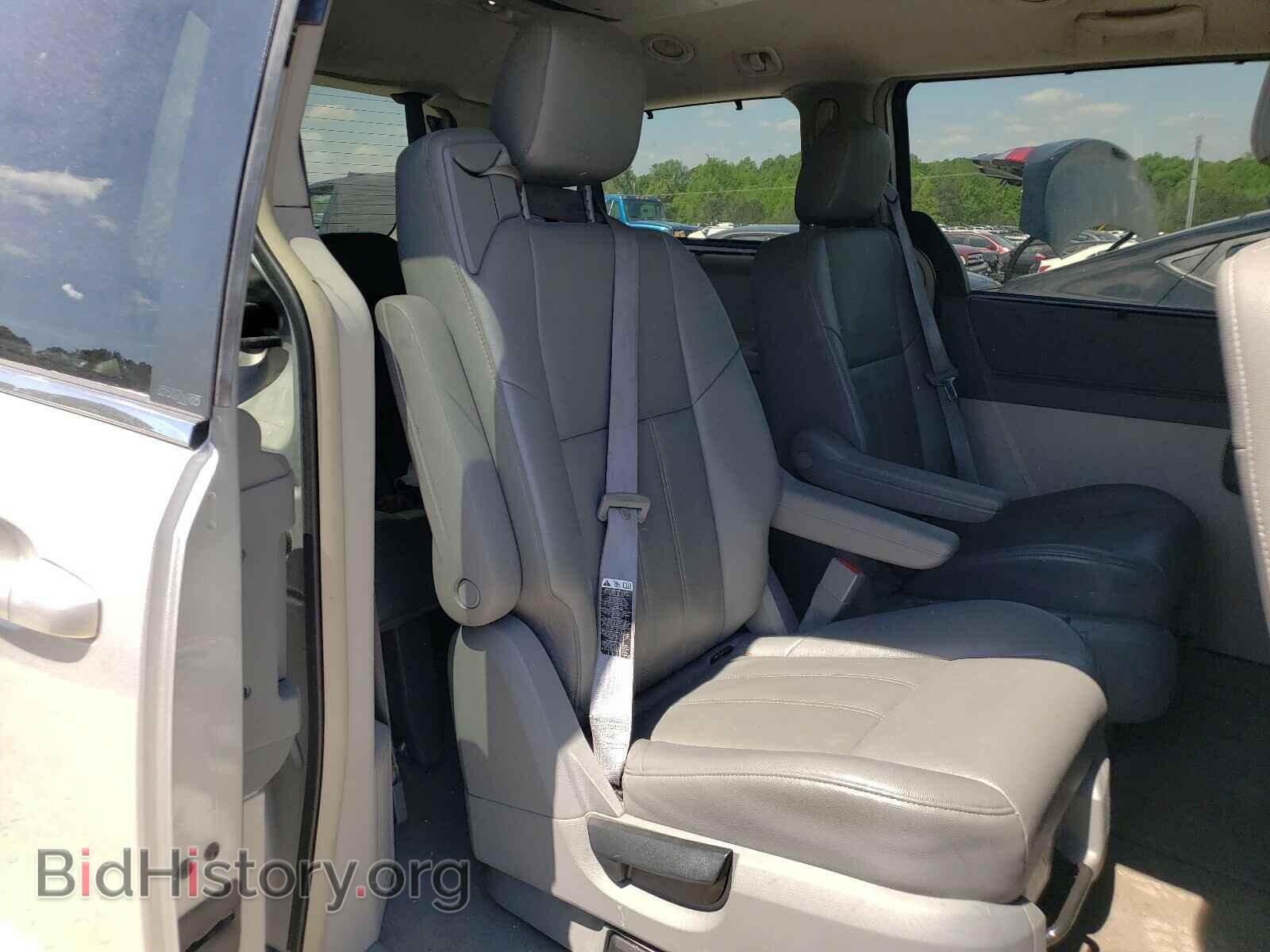 2008 CHRYSLER MINIVAN - VIN: 2A8HR54PX8R817239 - Фото 6