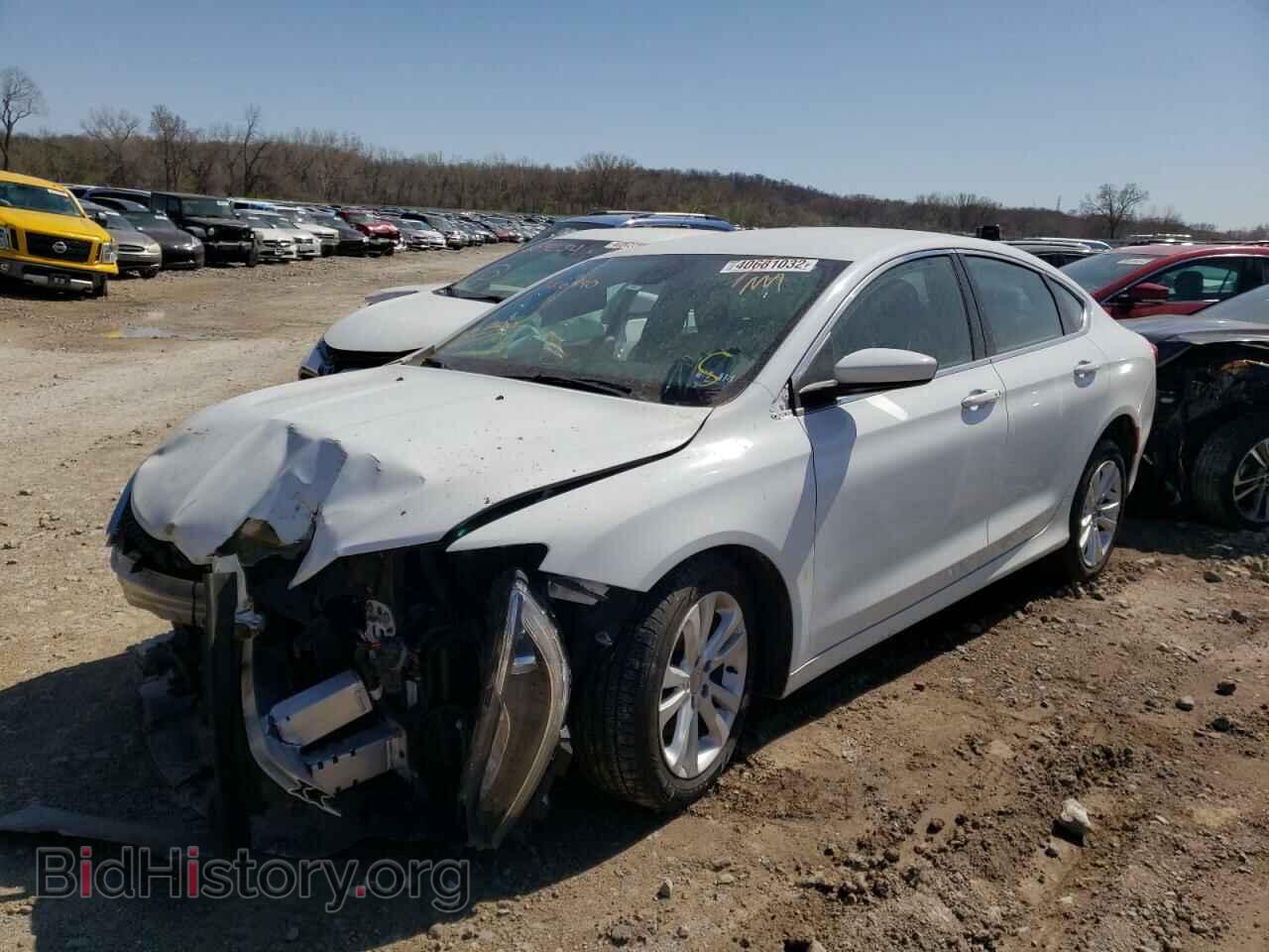 2015 CHRYSLER 200 - VIN: 1C3CCCAB6FN580490 - Фото 2