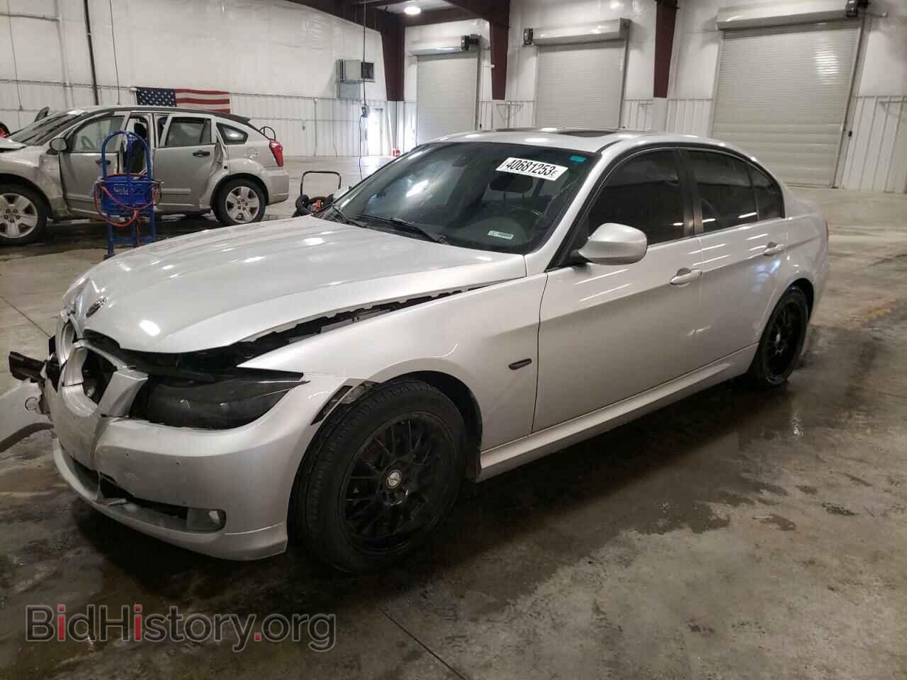 Photo WBAPH7C53BE683063 - BMW 3 SERIES 2011