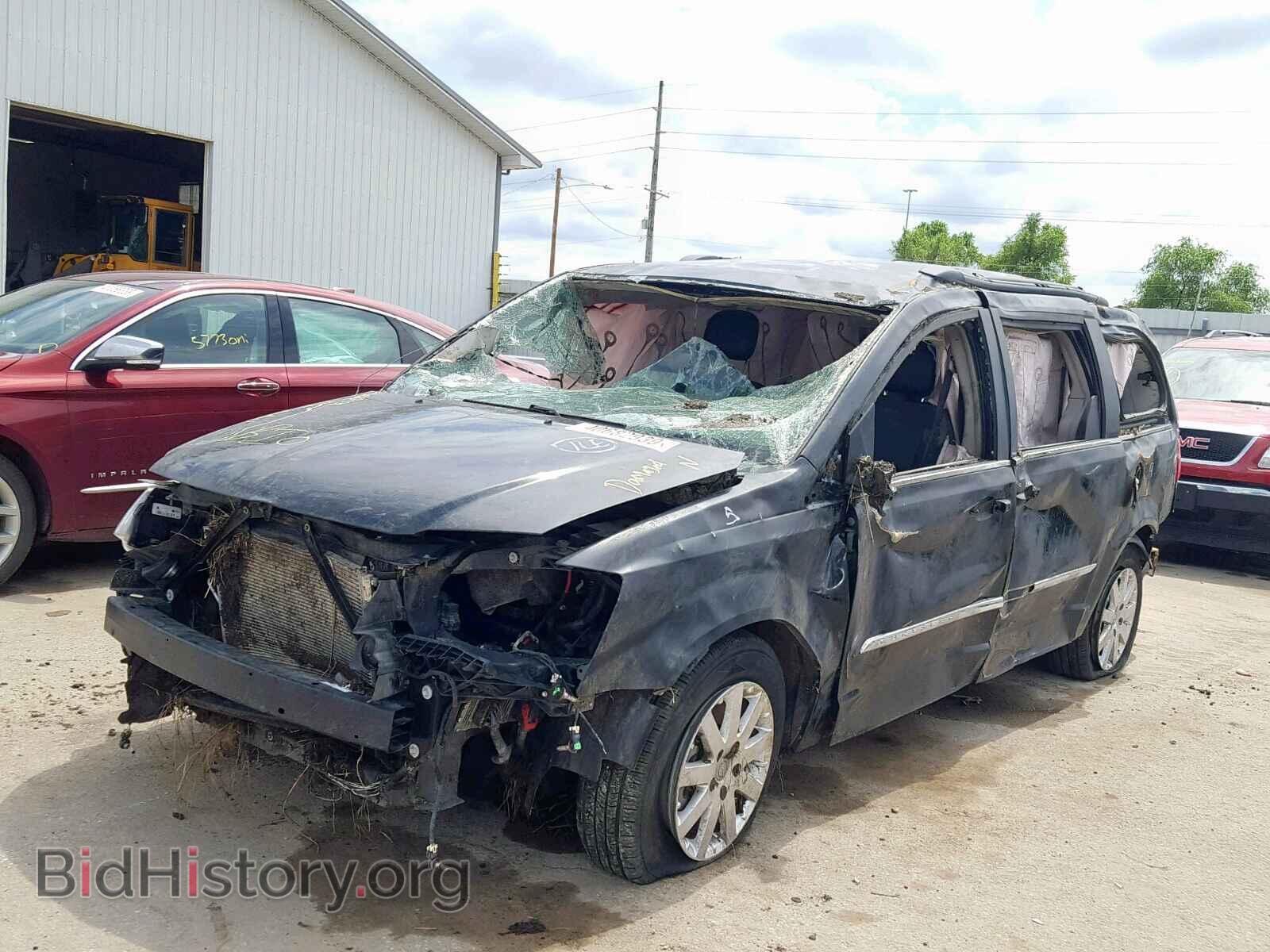 2013 CHRYSLER TOWN & COU - VIN: 2C4RC1BG4DR540879 - Фото 2