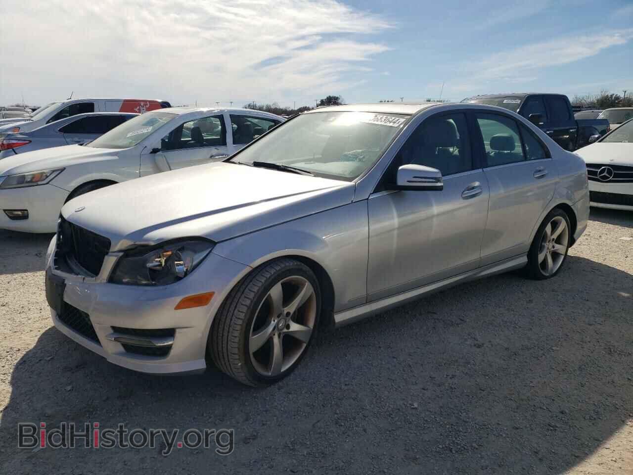 Photo WDDGF4HB8EA966582 - MERCEDES-BENZ C-CLASS 2014