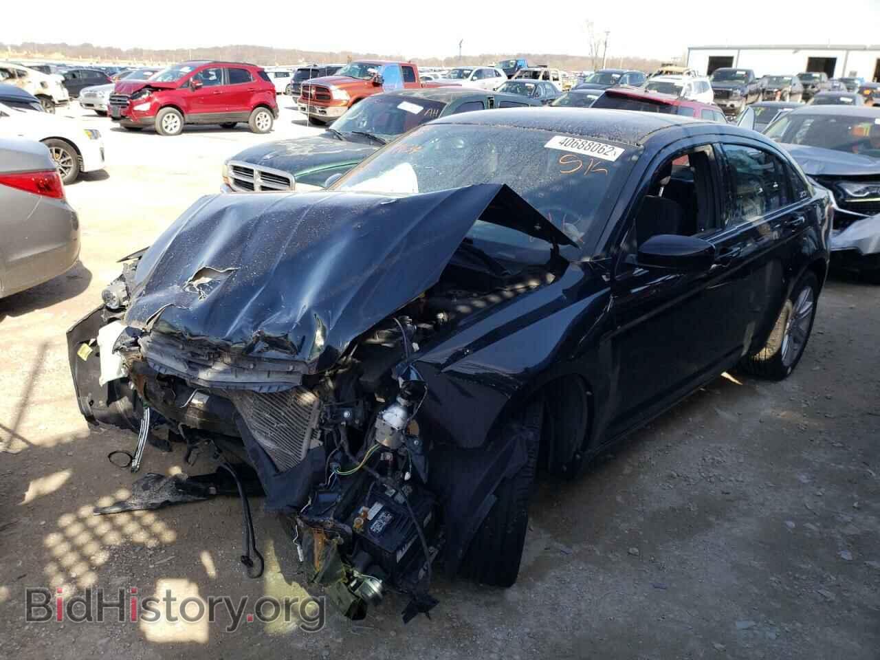 2013 CHRYSLER 200 - VIN: 1C3CCBBBXDN699634 - Фото 2