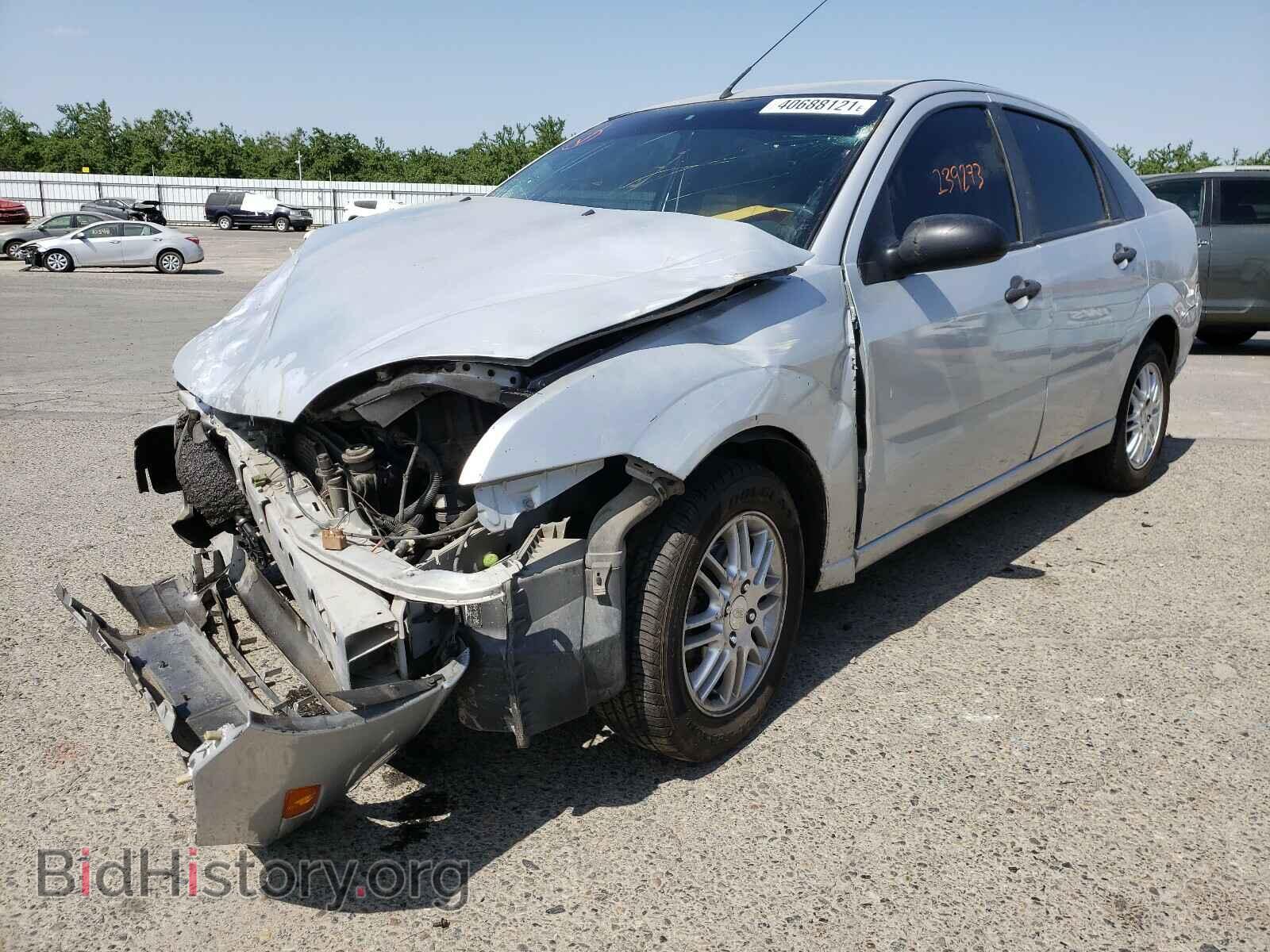 2007 FORD FOCUS - VIN: 1FAHP34N77W214325 - Фото 2