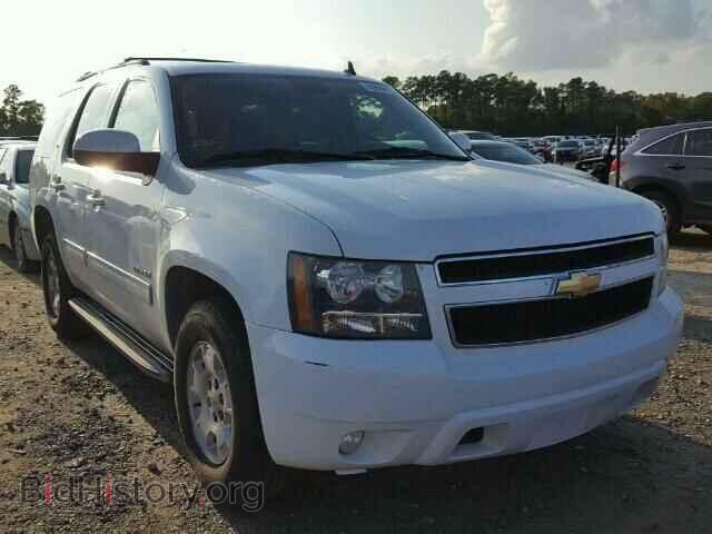 Photo 1GNSCBE03BR390778 - CHEVROLET TAHOE 2011