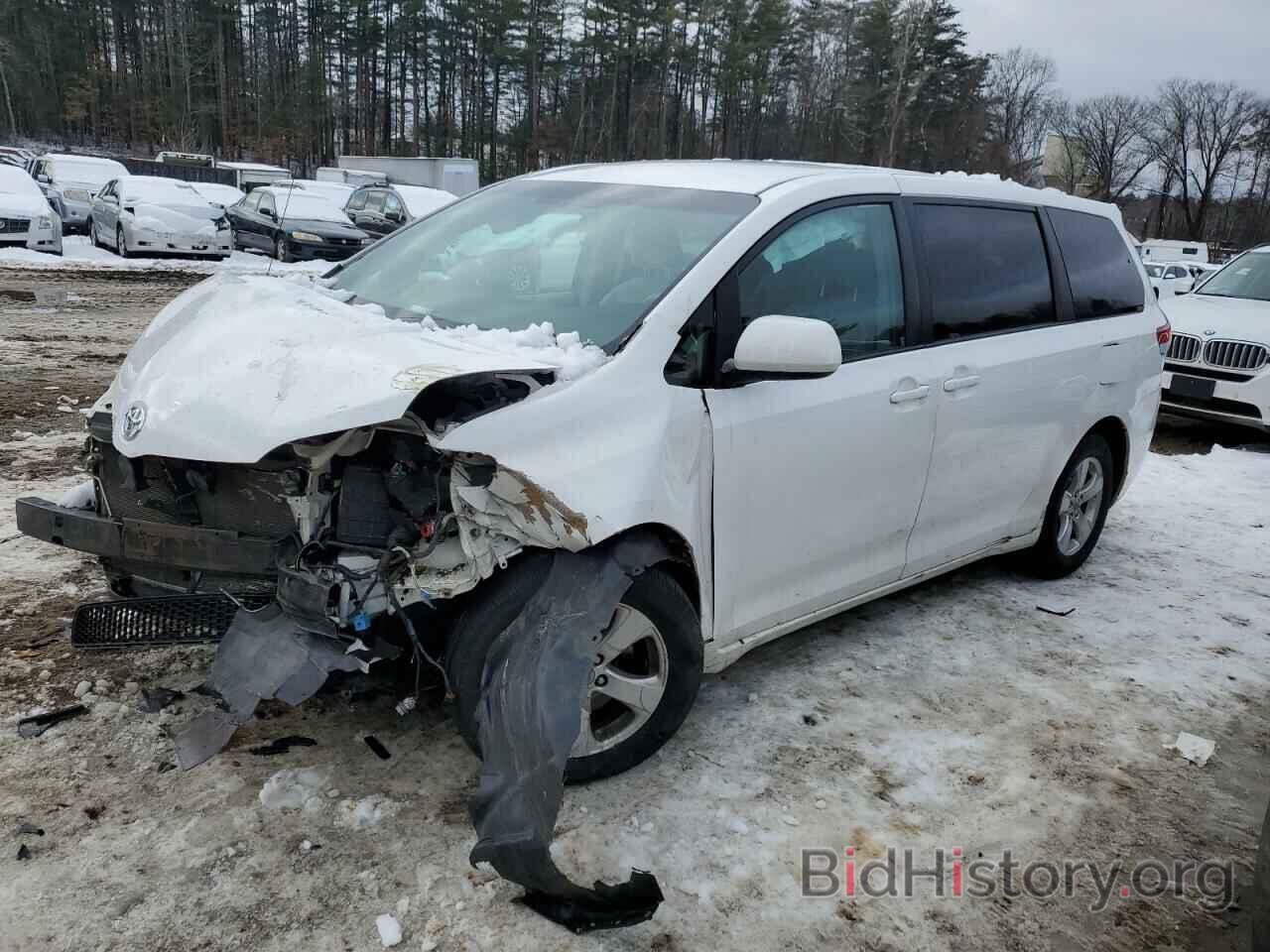 Photo 5TDKA3DC0CS013926 - TOYOTA SIENNA 2012