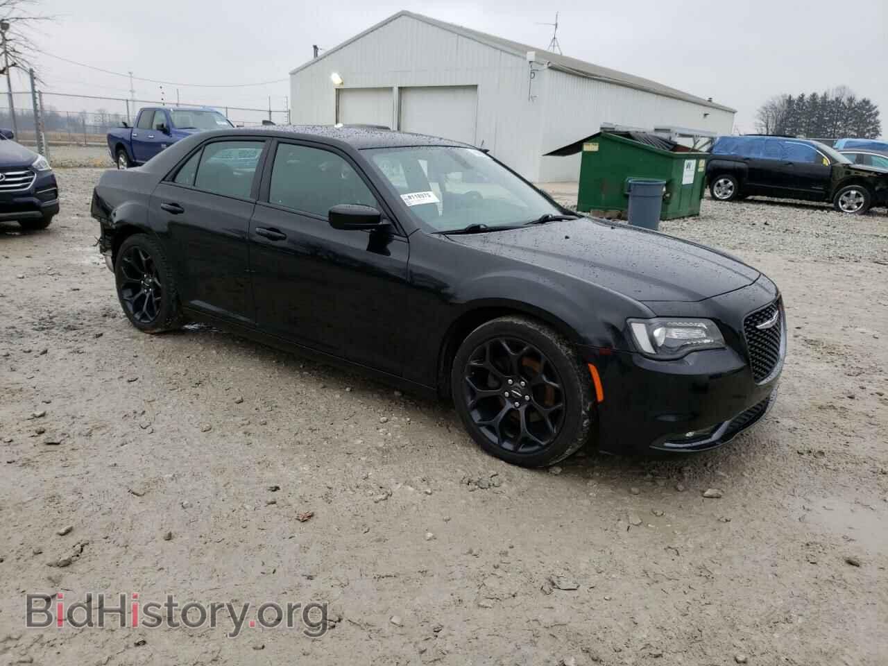 2019 CHRYSLER 300 - VIN: 2C3CCABG8KH635104 - Фото 4