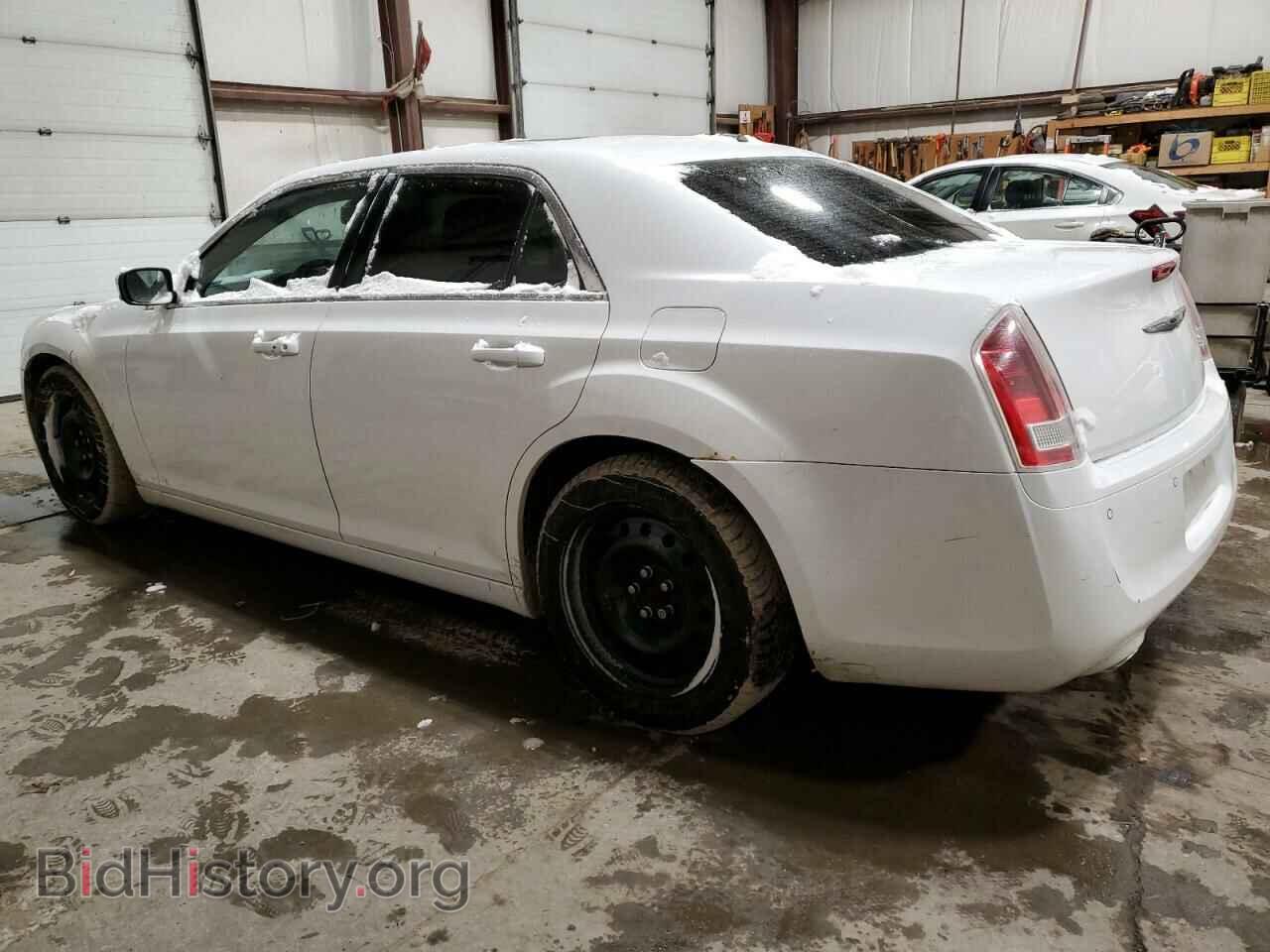 2013 CHRYSLER 300 - VIN: 2C3CCABT9DH505199 - Фото 2