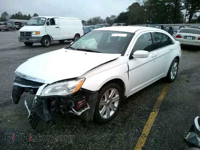 2013 CHRYSLER 200 - VIN: 1C3CCBAB1DN670251 - Фото 2