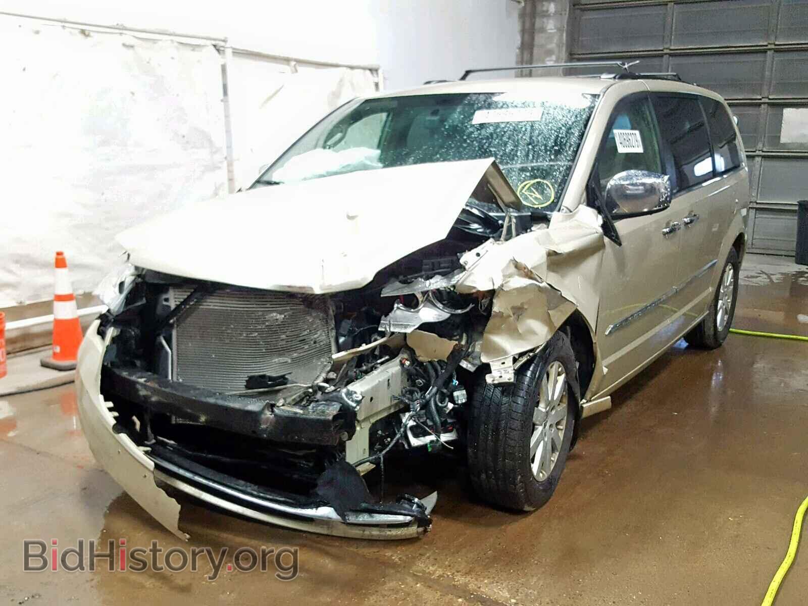 2011 CHRYSLER TOWN & COU - VIN: 2A4RR8DG3BR677078 - Photo 2