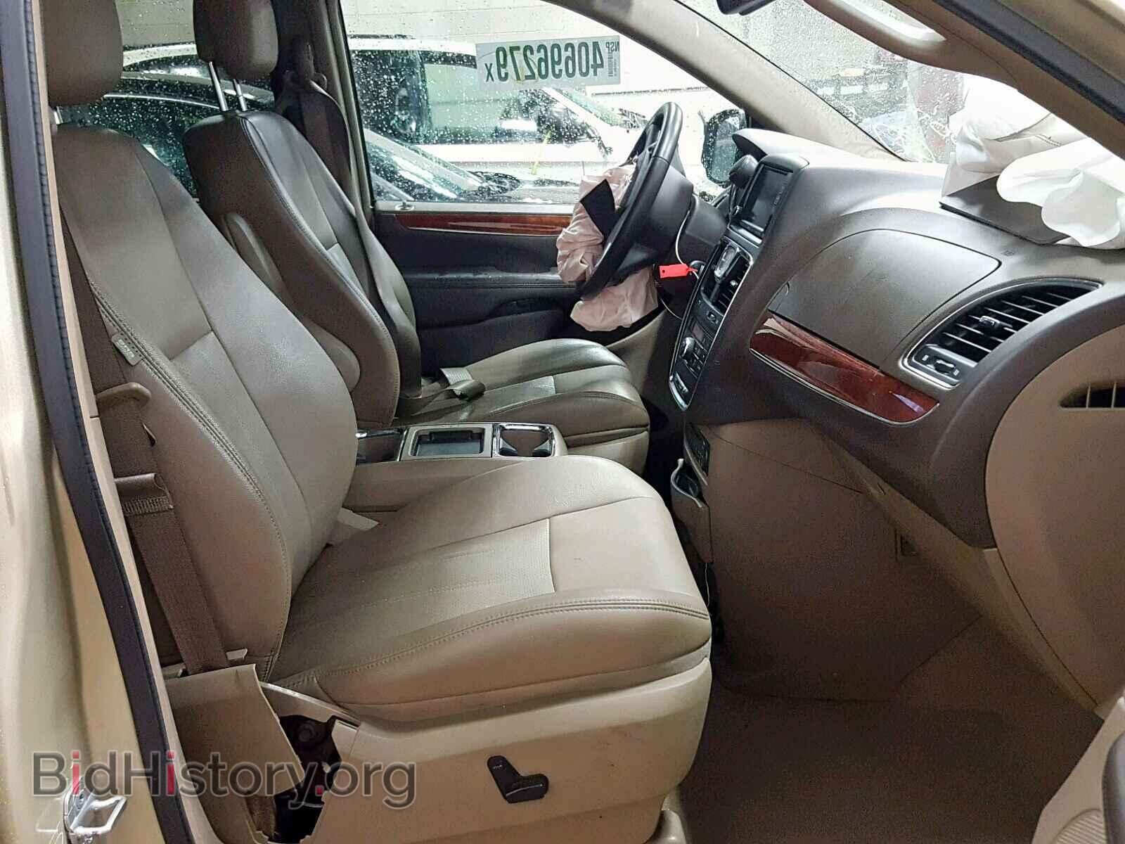 2011 CHRYSLER TOWN & COU - VIN: 2A4RR8DG3BR677078 - Photo 5