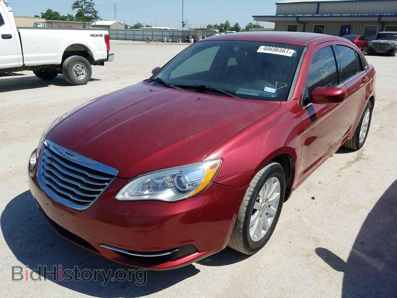 2013 CHRYSLER 200 - VIN: 1C3CCBBB0DN574366 - Фото 2
